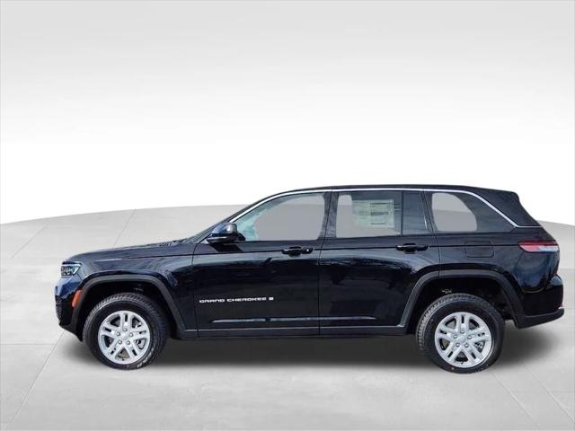 2025 Jeep Grand Cherokee GRAND CHEROKEE LAREDO 4X4
