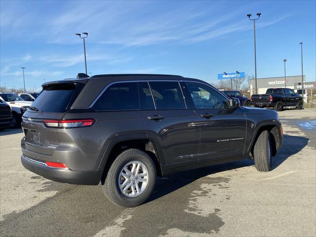 2025 Jeep Grand Cherokee GRAND CHEROKEE LAREDO 4X4