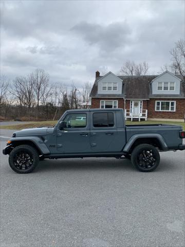 2025 Jeep Gladiator GLADIATOR NIGHTHAWK 4X4