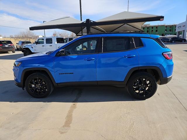 2025 Jeep Compass COMPASS LATITUDE 4X4