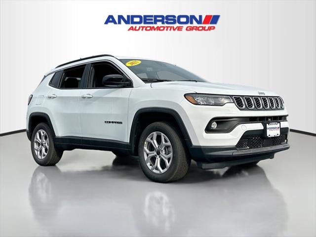 2025 Jeep Compass COMPASS LATITUDE 4X4