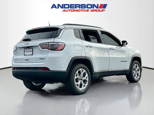 2025 Jeep Compass COMPASS LATITUDE 4X4