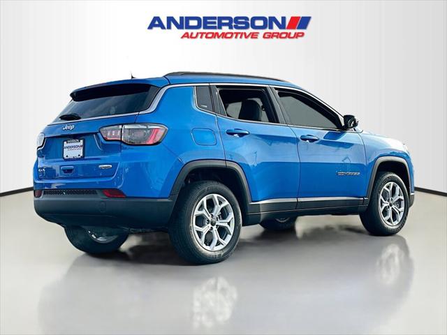 2025 Jeep Compass COMPASS LATITUDE 4X4