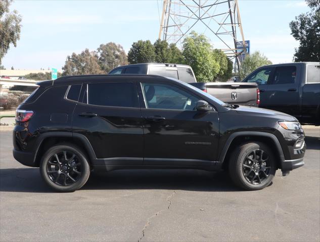 2025 Jeep Compass COMPASS LATITUDE 4X4