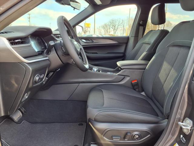 2025 Jeep Grand Cherokee GRAND CHEROKEE L LAREDO 4X2