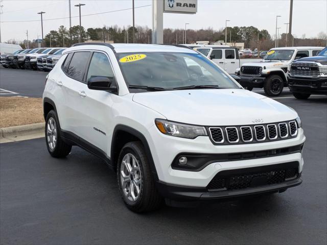 2025 Jeep Compass COMPASS LATITUDE 4X4