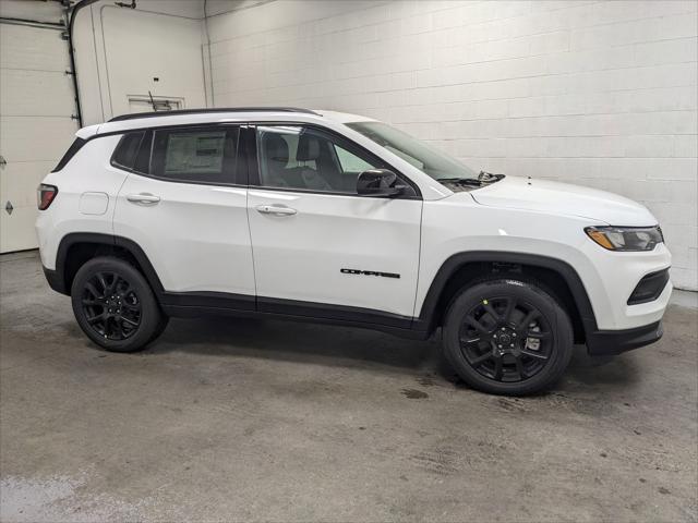 2025 Jeep Compass COMPASS LATITUDE 4X4