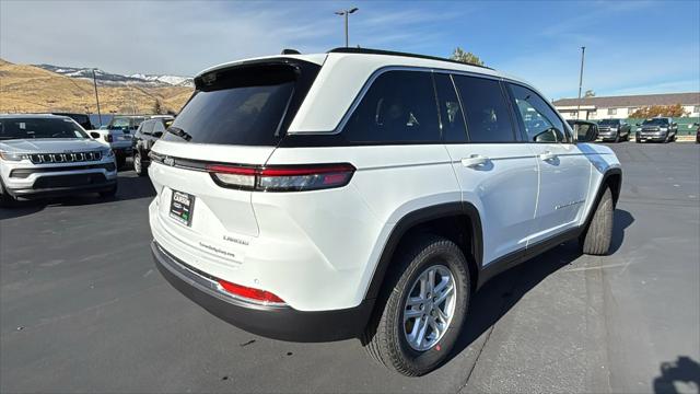 2025 Jeep Grand Cherokee GRAND CHEROKEE LAREDO 4X4