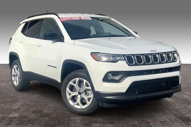 2025 Jeep Compass COMPASS LATITUDE 4X4