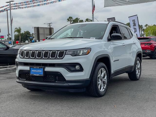 2025 Jeep Compass COMPASS LATITUDE 4X4