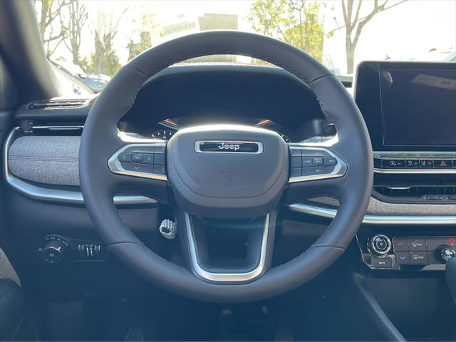 2025 Jeep Compass COMPASS LATITUDE 4X4