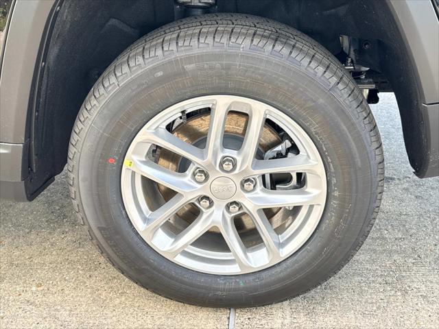 2025 Jeep Grand Cherokee GRAND CHEROKEE L LAREDO X 4X2