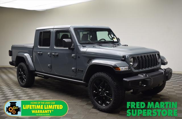 2025 Jeep Gladiator GLADIATOR NIGHTHAWK 4X4