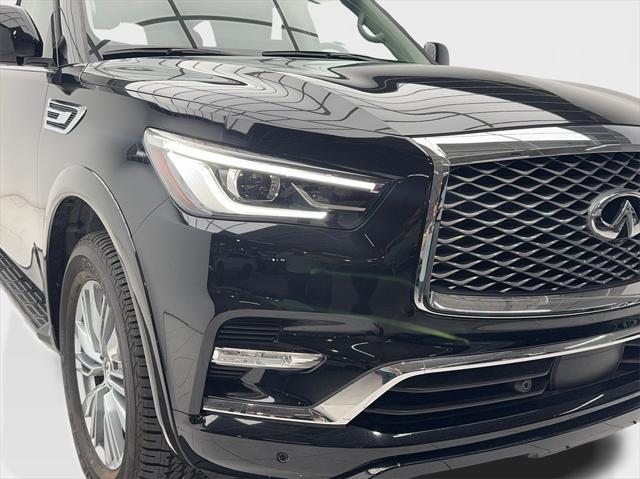 2023 INFINITI QX80 LUXE