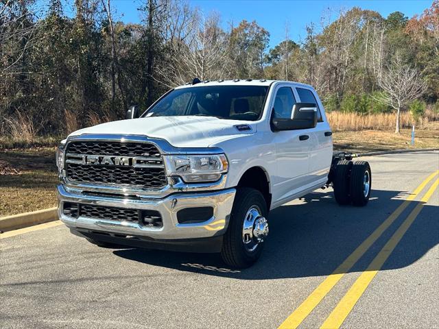 2024 RAM Ram 3500 Chassis Cab RAM 3500 TRADESMAN CREW CAB CHASSIS 4X4 60 CA