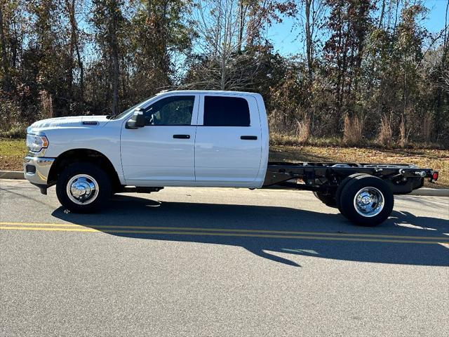 2024 RAM Ram 3500 Chassis Cab RAM 3500 TRADESMAN CREW CAB CHASSIS 4X4 60 CA