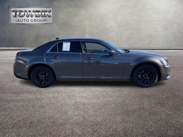 2022 Chrysler 300 Touring