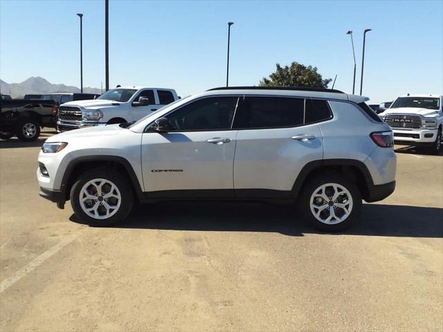 2025 Jeep Compass COMPASS LATITUDE 4X4