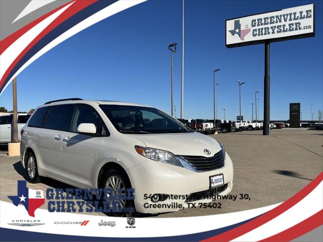 2017 Toyota Sienna XLE 8 Passenger