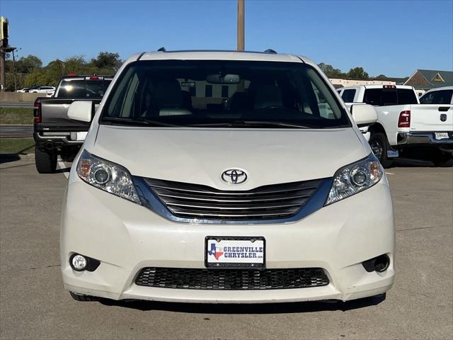 2017 Toyota Sienna XLE 8 Passenger