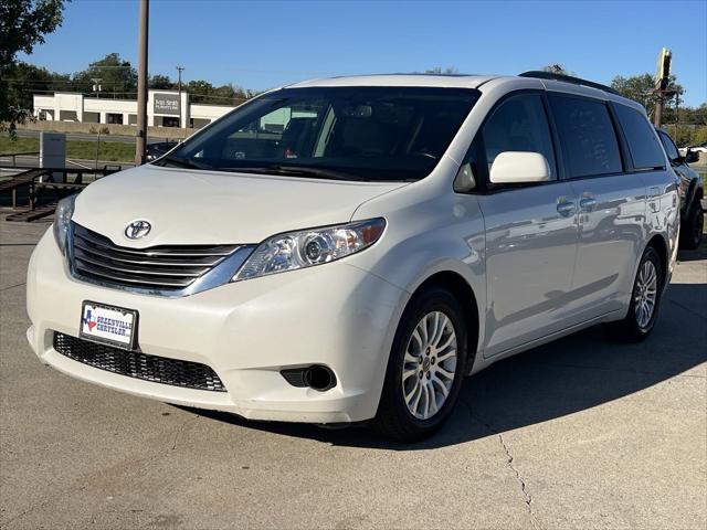 2017 Toyota Sienna XLE 8 Passenger