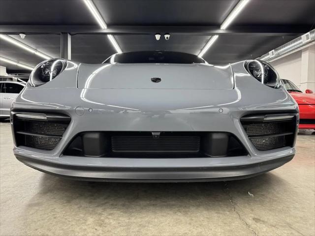 2023 Porsche 911 Carrera GTS