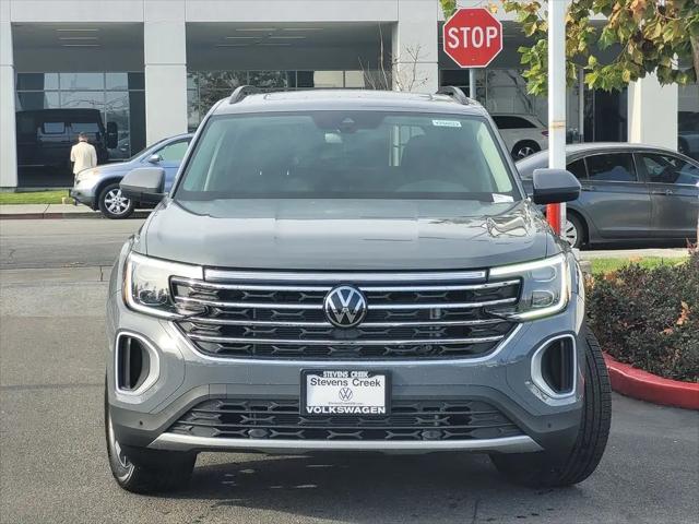 2025 Volkswagen Atlas 2.0T SE w/Technology