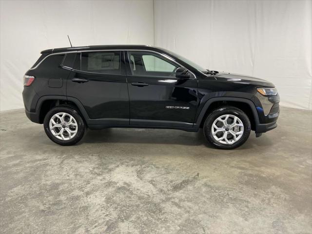 2025 Jeep Compass COMPASS SPORT 4X4