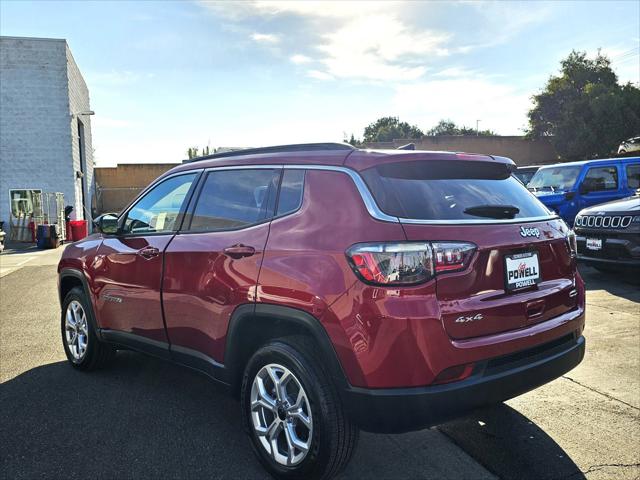 2025 Jeep Compass COMPASS LATITUDE 4X4