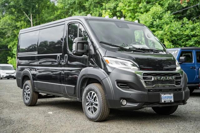 2025 RAM Ram ProMaster RAM PROMASTER 3500 SLT CARGO VAN LOW ROOF 136 WB