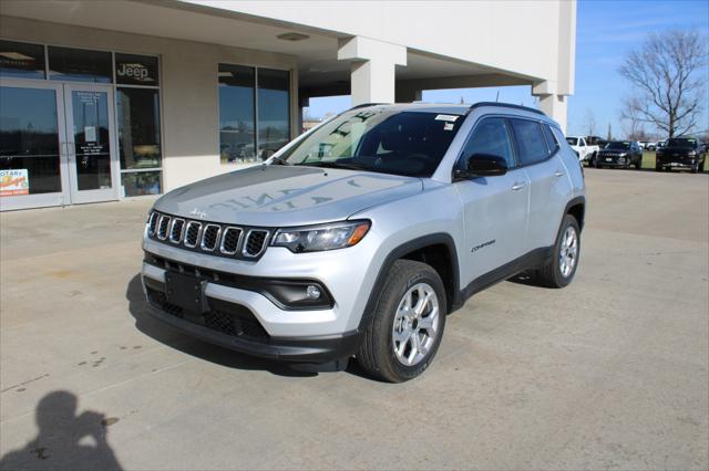 2025 Jeep Compass COMPASS LATITUDE 4X4