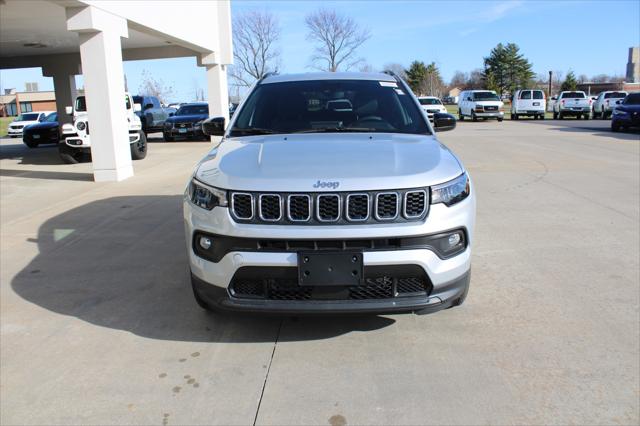 2025 Jeep Compass COMPASS LATITUDE 4X4