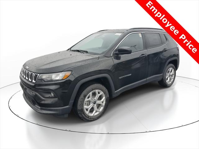 2025 Jeep Compass COMPASS LATITUDE 4X4