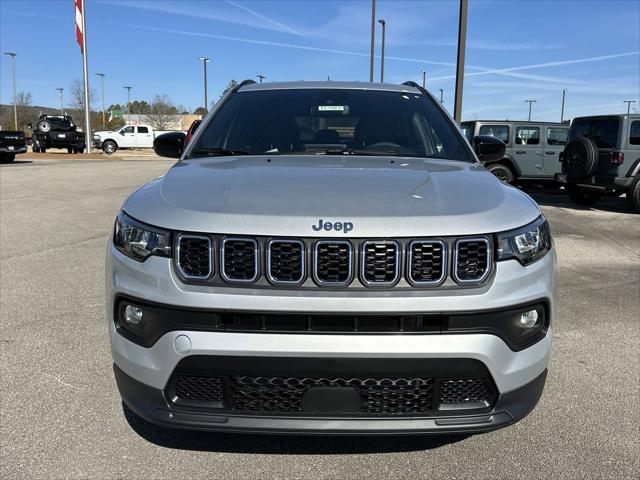 2025 Jeep Compass COMPASS LATITUDE 4X4