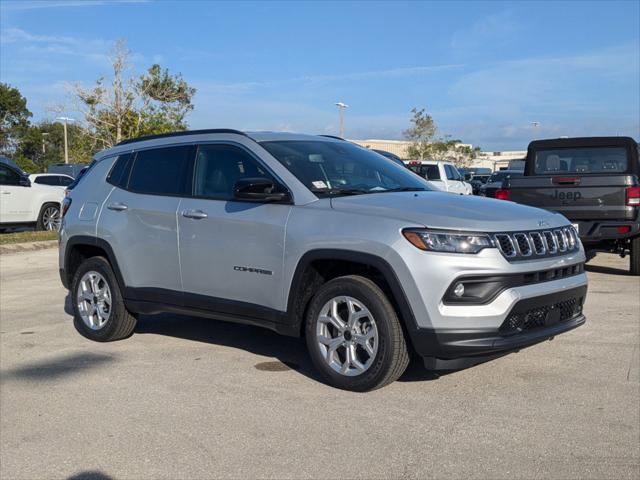 2025 Jeep Compass COMPASS LATITUDE 4X4