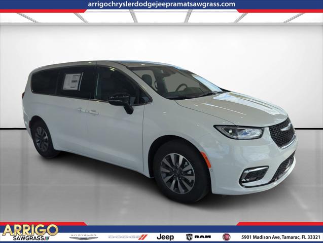 2025 Chrysler Pacifica Hybrid PACIFICA PLUG-IN HYBRID SELECT