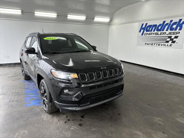 2025 Jeep Compass COMPASS LATITUDE 4X4
