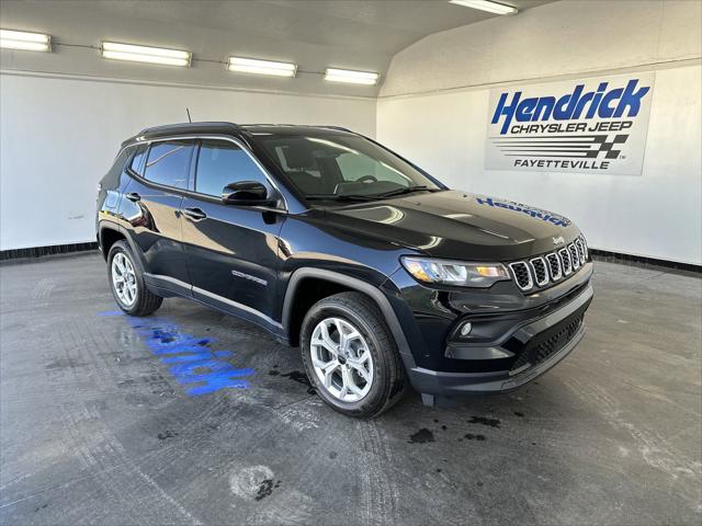 2025 Jeep Compass COMPASS LATITUDE 4X4