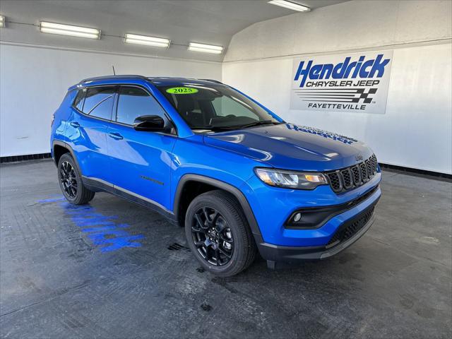 2025 Jeep Compass COMPASS LATITUDE 4X4
