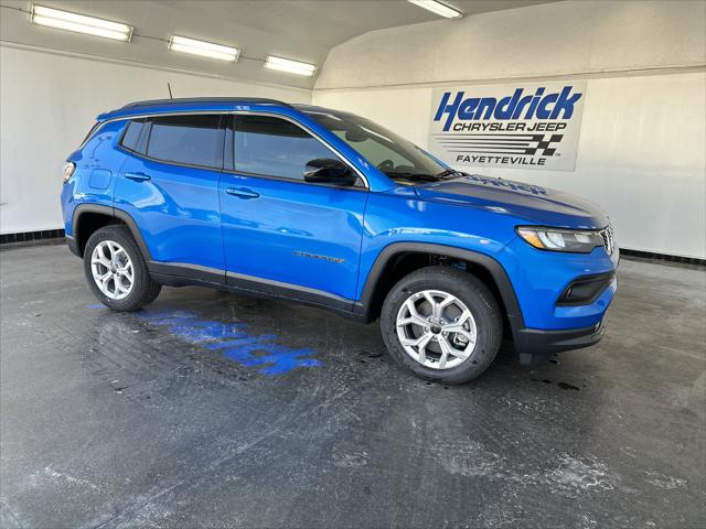 2025 Jeep Compass COMPASS LATITUDE 4X4