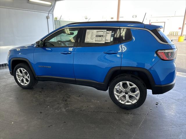 2025 Jeep Compass COMPASS LATITUDE 4X4