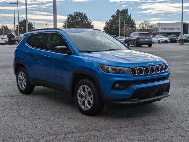 2025 Jeep Compass COMPASS LATITUDE 4X4