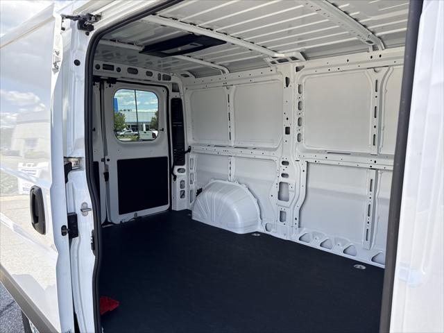 2025 Ram ProMaster Cargo Van Tradesman Low Roof 136" WB w/Pass Seat