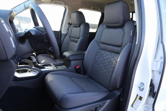 2025 Nissan Frontier Crew Cab SV 4x2