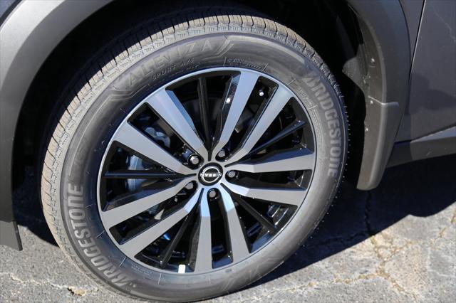 2025 Nissan Pathfinder Platinum FWD