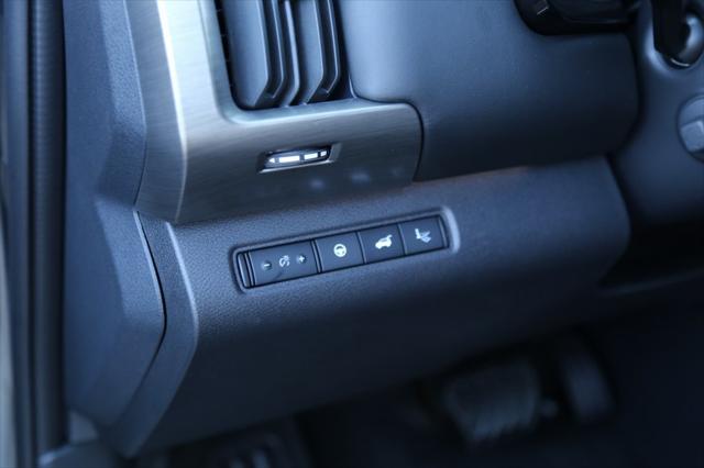 2025 Nissan Pathfinder Platinum FWD