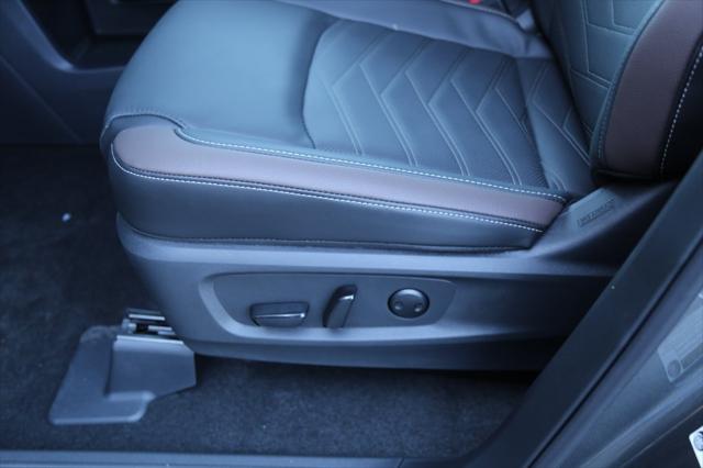 2025 Nissan Pathfinder Platinum FWD