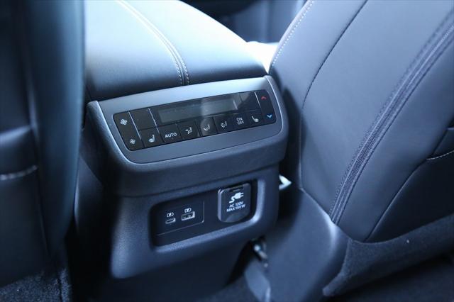 2025 Nissan Pathfinder Platinum FWD