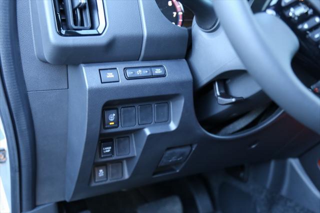 2025 Nissan Frontier Crew Cab PRO-X 4x2