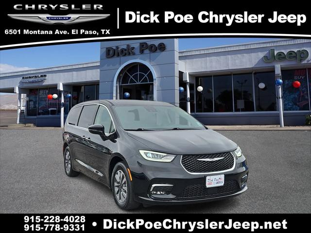 2024 Chrysler Pacifica Hybrid Select